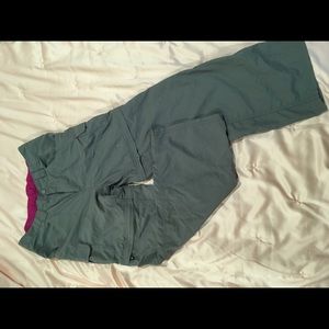 Girls XL North Face Pant/Zipper Short Gray